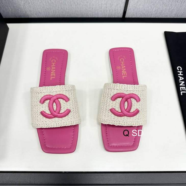 Picture of Chanel Slippers _SKUChanelsz35-40SD03063135